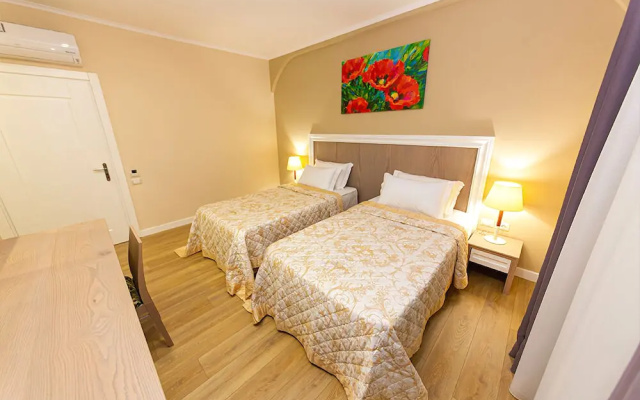 F&m Hotel