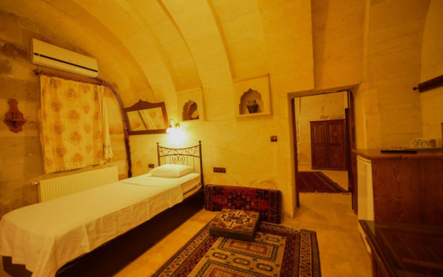 Vineyard Cave Hotel