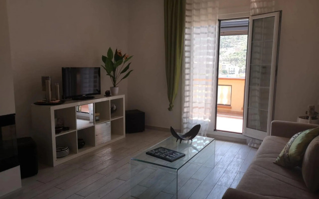 Cozy apartment with a glimpse of the sea-La Tartaruga