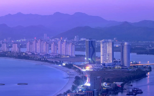 Wyndham Grand Plaza Royale Shuangyue Bay