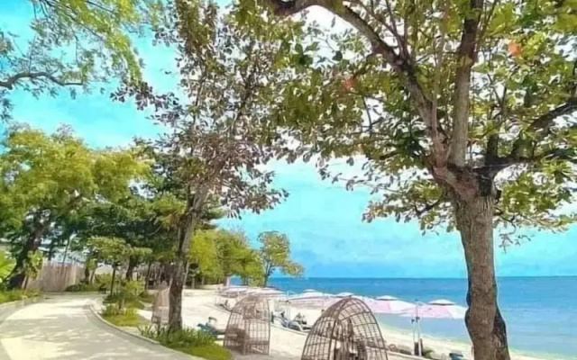 Mactan Newtown 1-Bedroom W/ Balcony & Pool Access