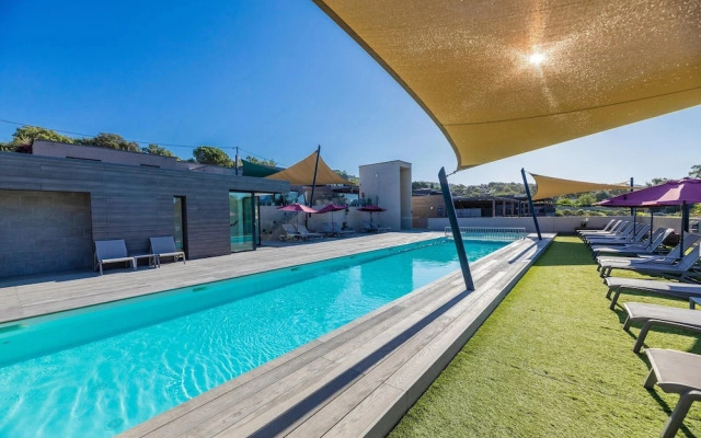 Lecci Apartment With Outdoor Pool