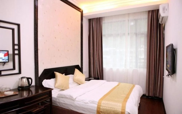 Отель Yangshuo Happy Hotel