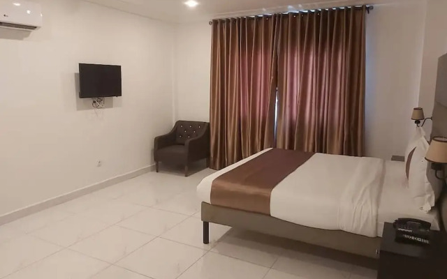 Goshen-Ra Hotel
