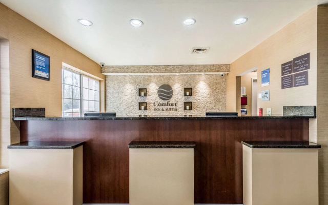 Comfort Inn & Suites Dayton North