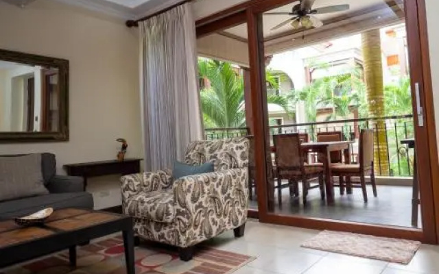 Luxury pool view beach access M16