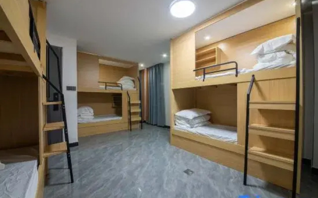 Renfa Luxury Beauty Hotel (Shantou High-Speed Rail Station Branch)