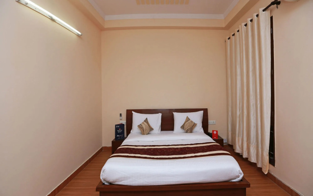 OYO 11600 Hotel Cosy Tree