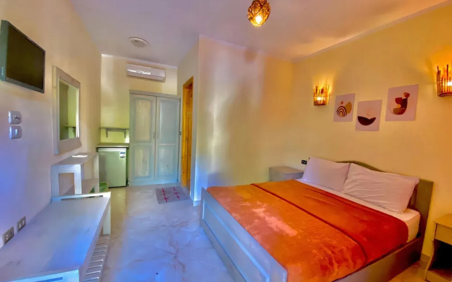 Happy Land Hotel