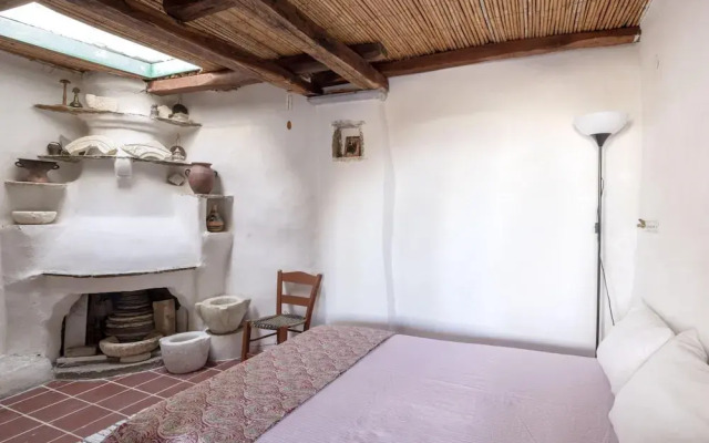 Daphnis the Artist s House