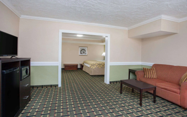 Baymont by Wyndham Lake City I-75