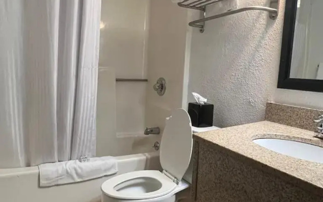 Howard Johnson Express Inn - Effingham