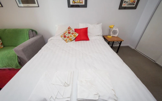 Lovely Studio Apartment with Balcony