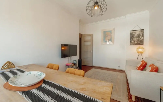 Santa Catarina Flat 2BD With Balcony by Vacationy