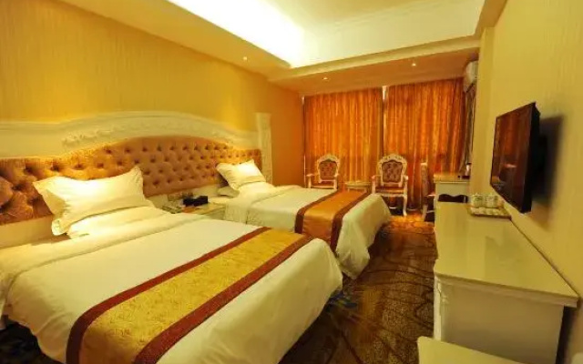 Golden Hotel