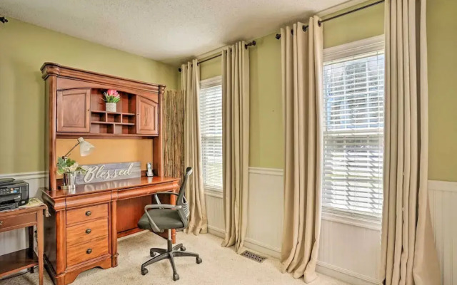 9 Mi to Richmond: Sandston Home w/ Office
