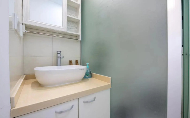 Jingyi Apartment