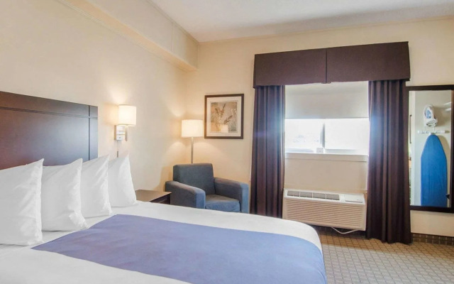 Kindersley All Suites Hotel