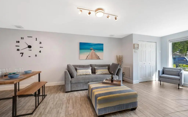 Sunny Waterside B in Dania Beach