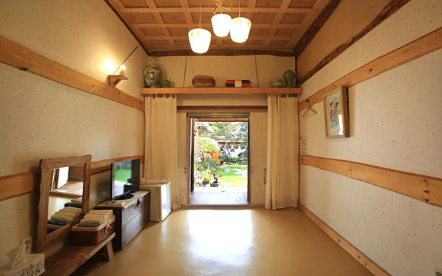 Jeonju Hanok Madang Pension