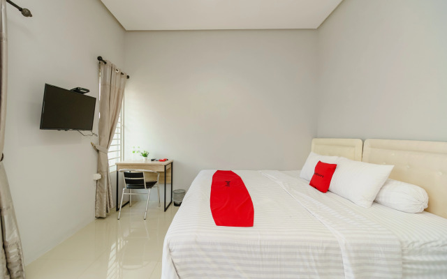 RedDoorz @ Jalan Demang Lebar Raya Palembang