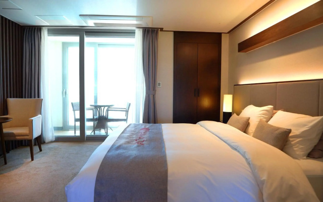 Ramada Hotel & Suites by Wyndham Gangwon Pyeongchang