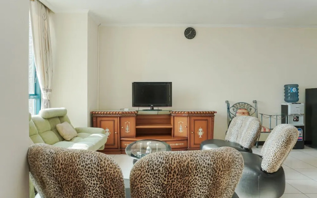 Modern Elegant and Good 3BR at Pangeran Jayakarta Apartment
