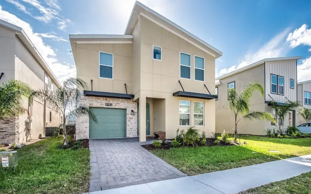 Champions Gate Resort 6 Bdrm Home