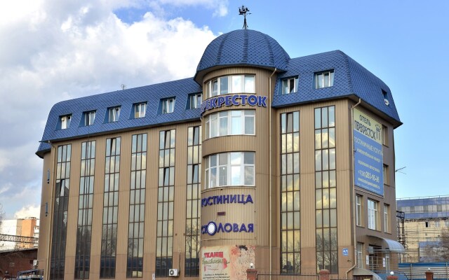 Гостиница Перекресток вид на фасад