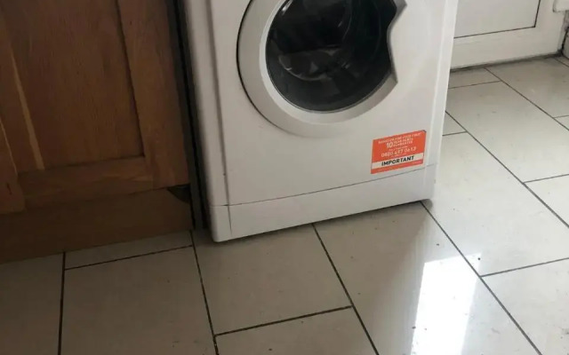Cheerful 4 bedroom town house with bbq,