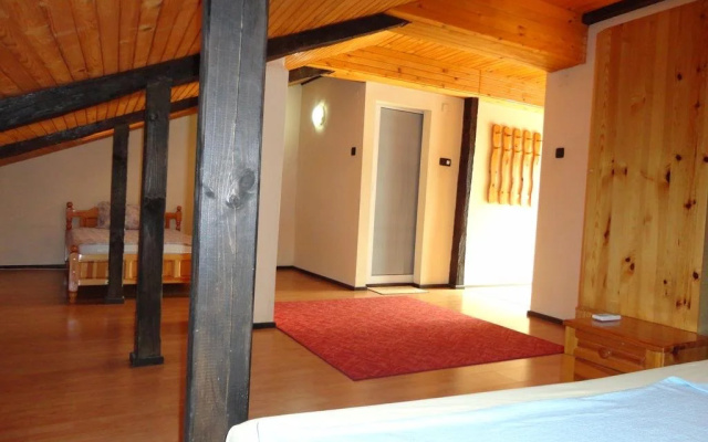 Guest House The House