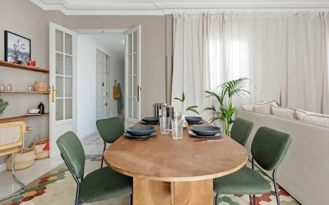 Derawan - 2 Bedrooms and Terrace in Chamber