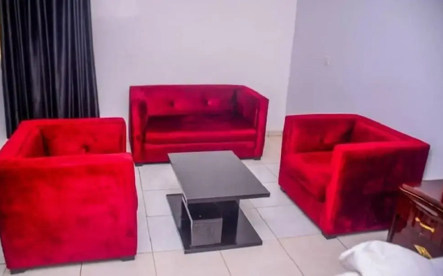 Royality Hill Apartment and Suites