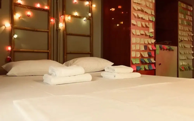 500mbps Wifi Studio 1min From Attiki Metro Station