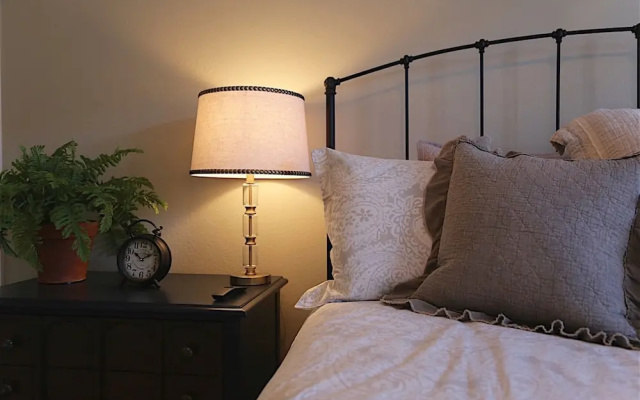 Biltmore Cloisters 2 BR by Casago