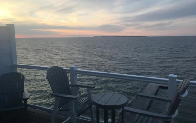 Put-in-Bay Waterfront Condo #105