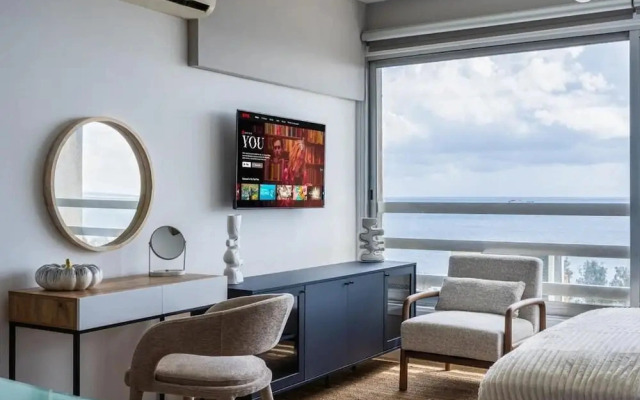 Seaview Penthouse Studio in Limassol