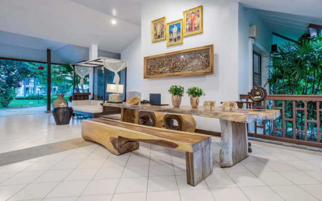 Locals Villa Hotel