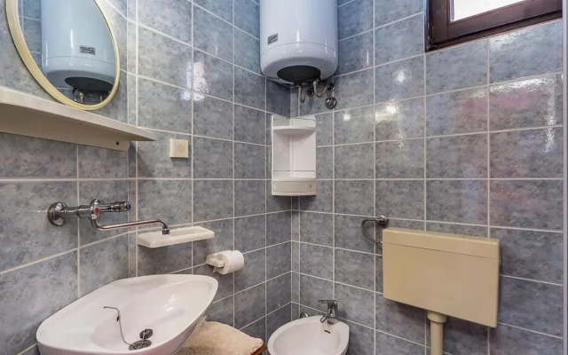 Apartment in Liznjan With Pool and Terrace