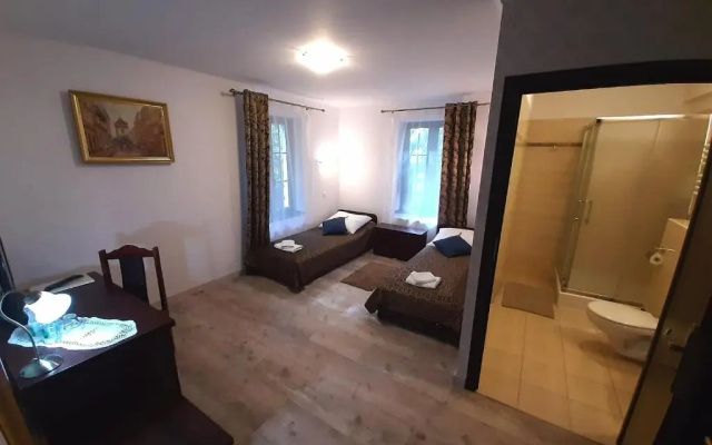 Dworek Złoty Róg Hotel i Restauracja