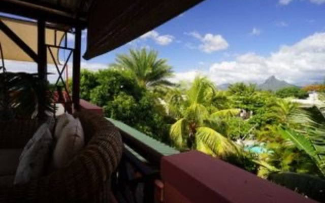 Ocean View Guesthouse in Tamarin, Pool, Sunset