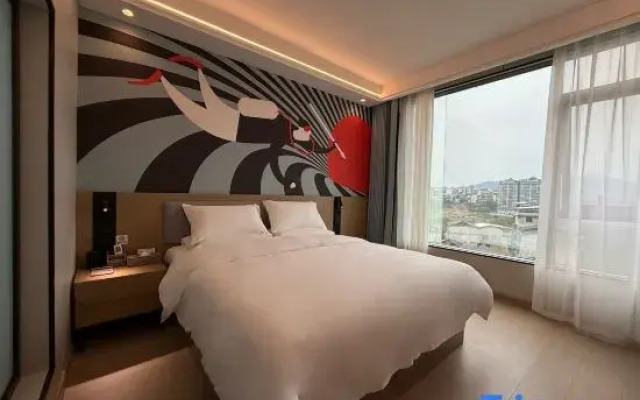 Junyi Chain Hotel (Sanjiang Drum Tower Duoye Plaza)