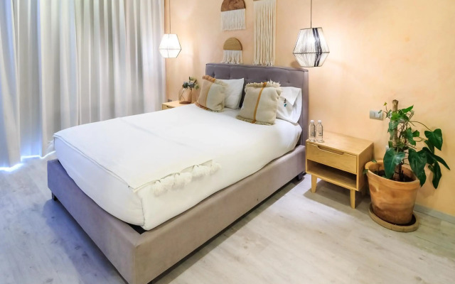 Apartments with Incredible View, Swimming Pool & Terrace by Tribu Sonata