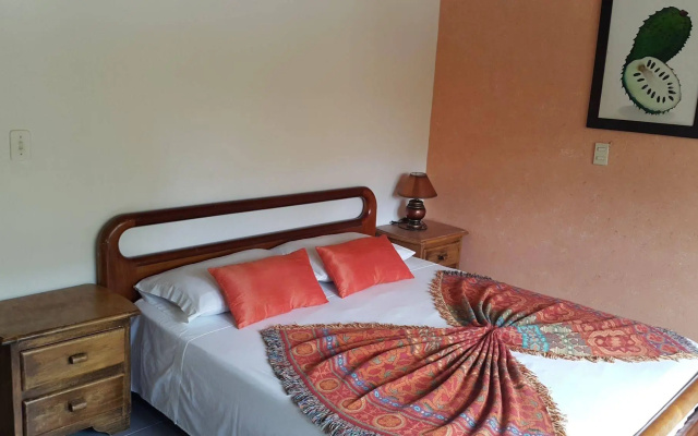 Hotel La Casa Amarela