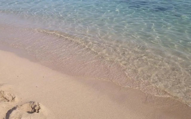 casa gialla mare del salento