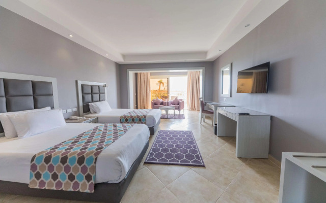 Курортный отель Sunrise Crystal Bay Resort