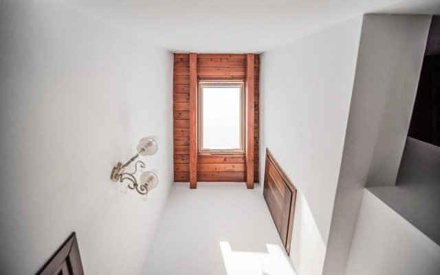 Amazing Home in Milatos with Hot Tub, Sauna & WiFi