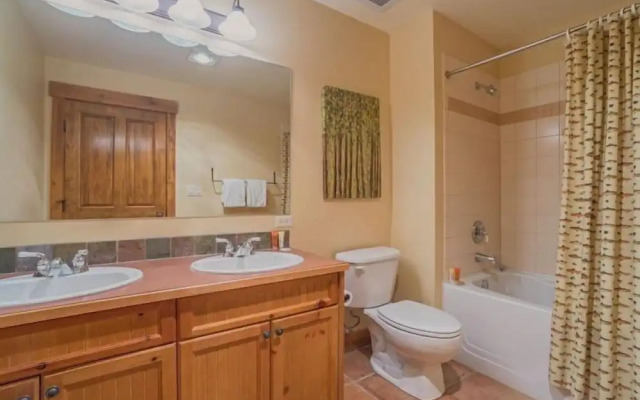 2 Bedroom Colorado Vacation Rental situated in River Run Village Steps from the Summit Express Gondola