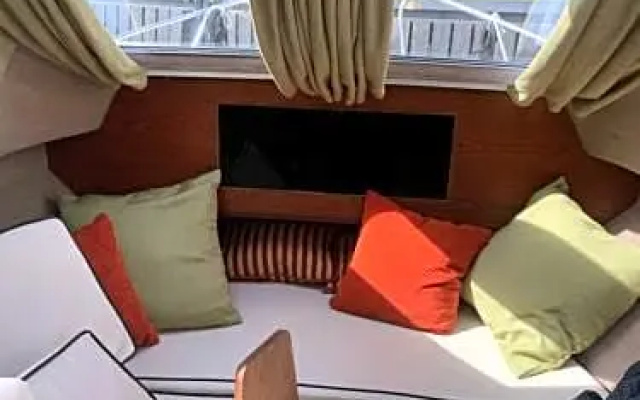 Barrs Court Beds