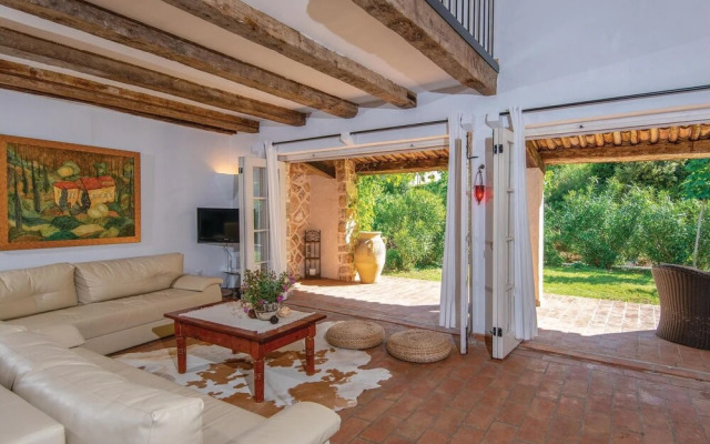 Amazing Home in Trstenik with Hot Tub, WiFi & 2 Bedrooms